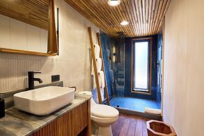 TreeCasa Hotel & Resort