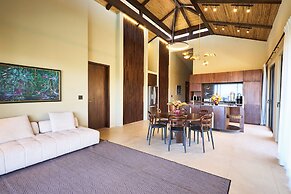 TreeCasa Hotel & Resort