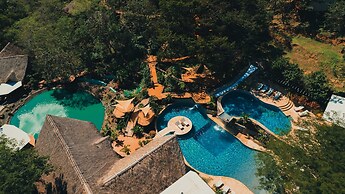 TreeCasa Hotel & Resort