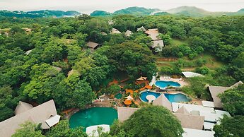 TreeCasa Hotel & Resort