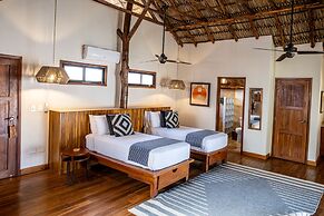 TreeCasa Hotel & Resort