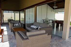 Flat Nui Supreme Beach Living