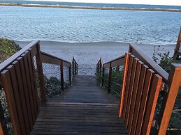 Flat Nui Supreme Beach Living