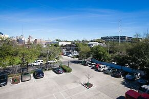 Carondelet Street Modern Suites