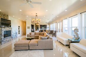 Carondelet Street Modern Suites