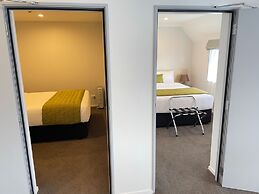 2 on Whiteleigh and 239 on Lincoln Motel