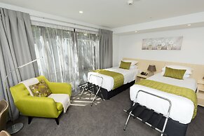 2 on Whiteleigh and 239 on Lincoln Motel