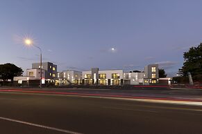 2 on Whiteleigh and 239 on Lincoln Motel