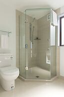 2 on Whiteleigh and 239 on Lincoln Motel