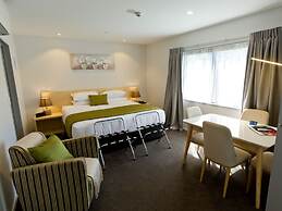 2 on Whiteleigh and 239 on Lincoln Motel