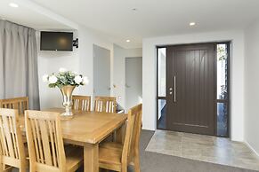 2 on Whiteleigh and 239 on Lincoln Motel