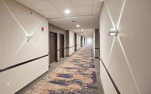 Gundersen Hotel & Suites