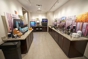 Gundersen Hotel & Suites