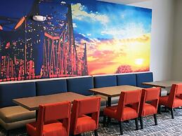 Gundersen Hotel & Suites