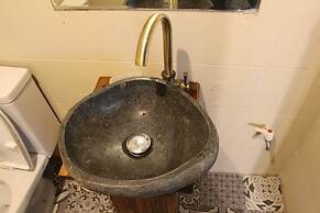 Dustin Guesthouse - Hostel