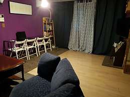 Dustin Guesthouse - Hostel