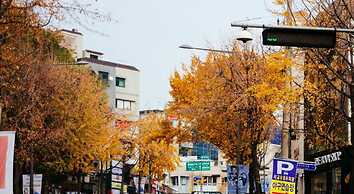 Dustin Guesthouse - Hostel