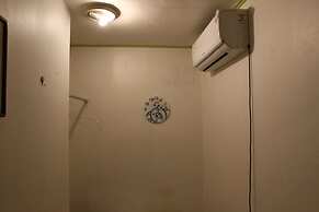 Dustin Guesthouse - Hostel