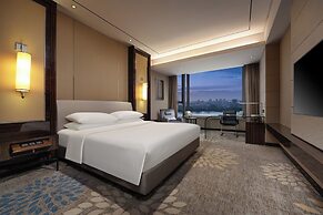 Luan Suntone Plaza Hotel
