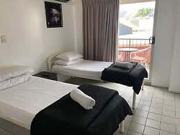 Airlie Waterfront Accomodation - Hostel