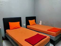 Budi House & Food Station