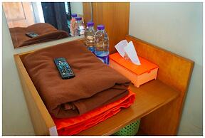 Budi House & Food Station