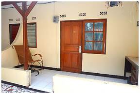 Budi House & Food Station