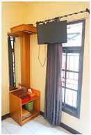 Budi House & Food Station