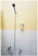 Budi House & Food Station