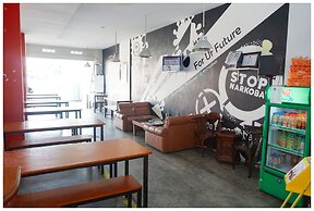 Budi House & Food Station