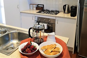 Healesville House - Magnolia House