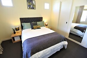 Healesville House - Magnolia House