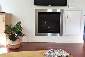 Healesville House - Magnolia House