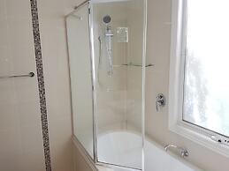 Healesville House - Magnolia House