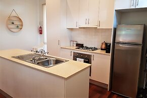 Healesville House - Magnolia House