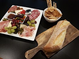 Healesville House - Magnolia House