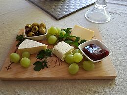 Healesville House - Magnolia House