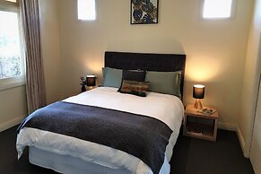 Healesville House - Magnolia House