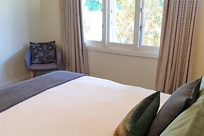 Healesville House - Magnolia House