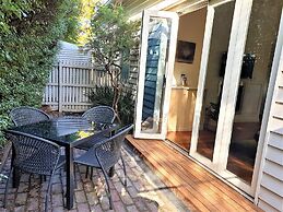 Healesville House - Magnolia House