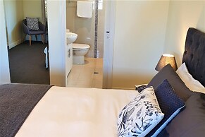 Healesville House - Magnolia House