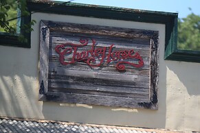 Healesville House - Magnolia House