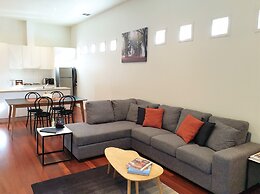 Healesville House - Magnolia House