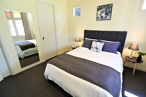 Healesville House - Magnolia House