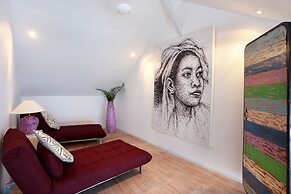 Seminyak White Design Villa