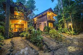 Art's Riverview Lodge