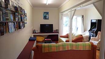 Centabay Lodge - Hostel