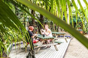 Centabay Lodge - Hostel