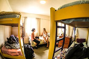 Centabay Lodge - Hostel