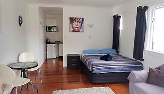 Centabay Lodge - Hostel